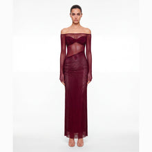 Abito lungo burgundy con scollo a fascia con cristalli in mesh