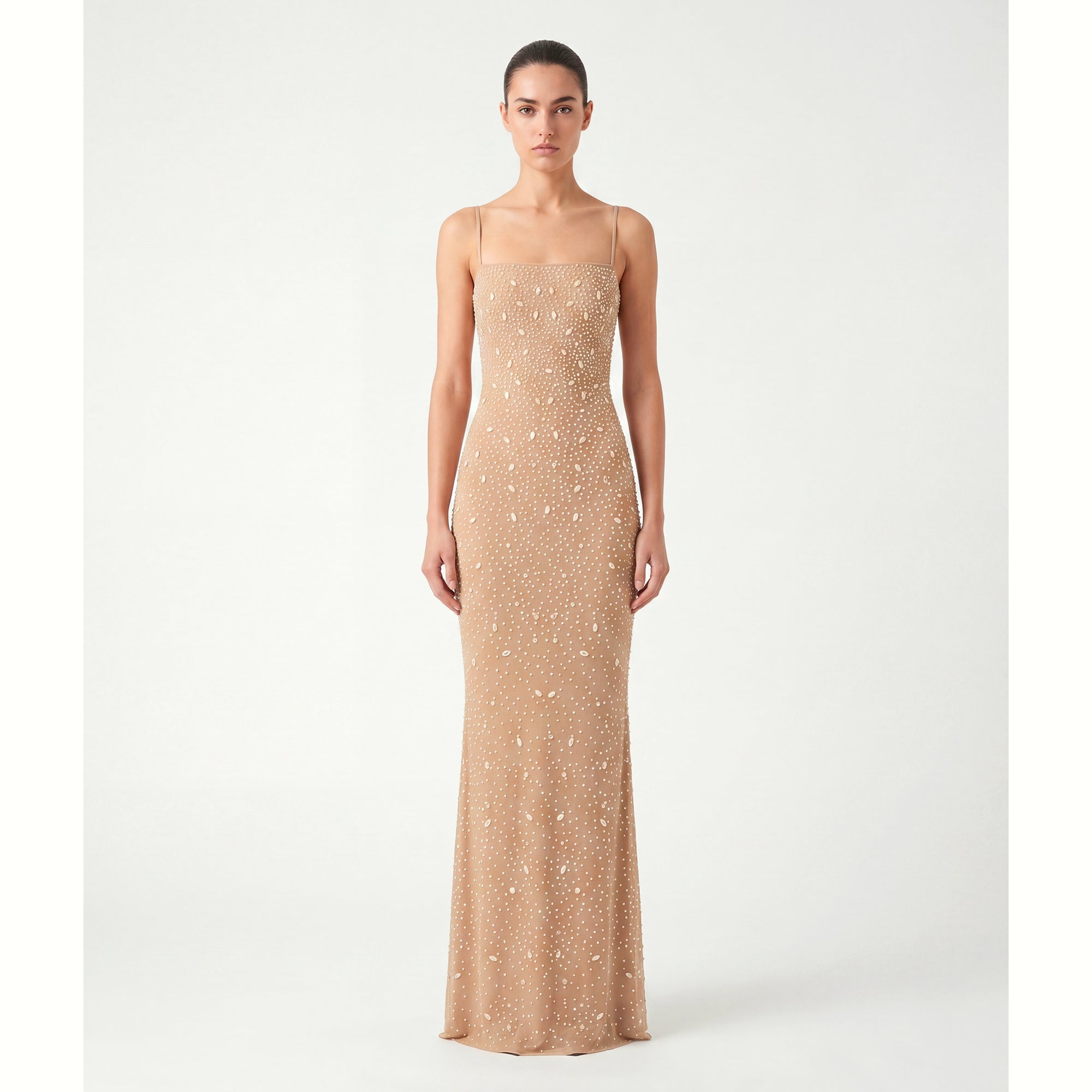 Abito lungo nude con cristalli e stringhe in mesh