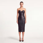 Abito midi nero fasciante con scollo a cuore